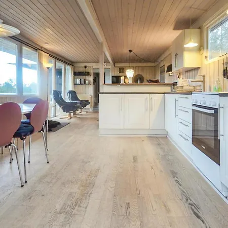 Five-bedroom Holiday In