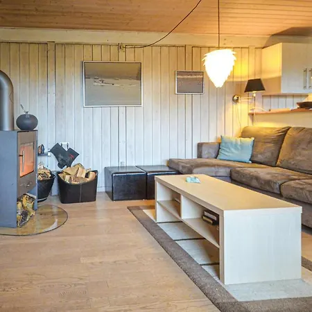 Ferienhaus Five-bedroom Holiday In
