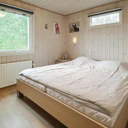 Ferienhaus Five-bedroom Holiday In *