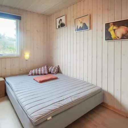 Ferienhaus Five-bedroom Holiday In *