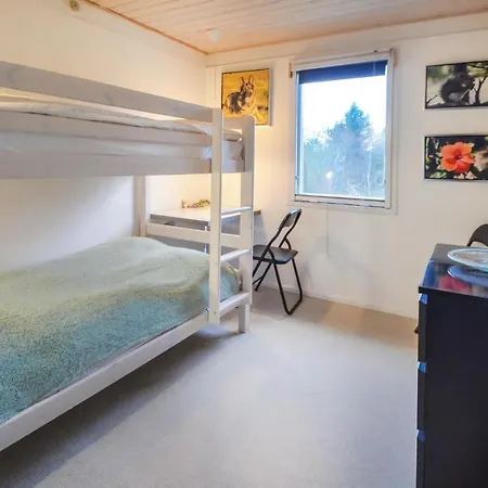 Five-bedroom Holiday In Ferienhaus *